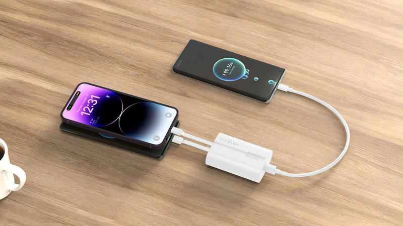 Pocket Power Bank with Built-in USB-C and 8-Pin Cables 9000mAh