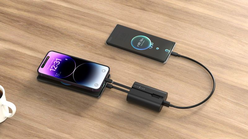 Pocket Power Bank with Built-in USB-C and 8-Pin Cables 9000mAh